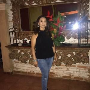 Meet your Posher, Adela